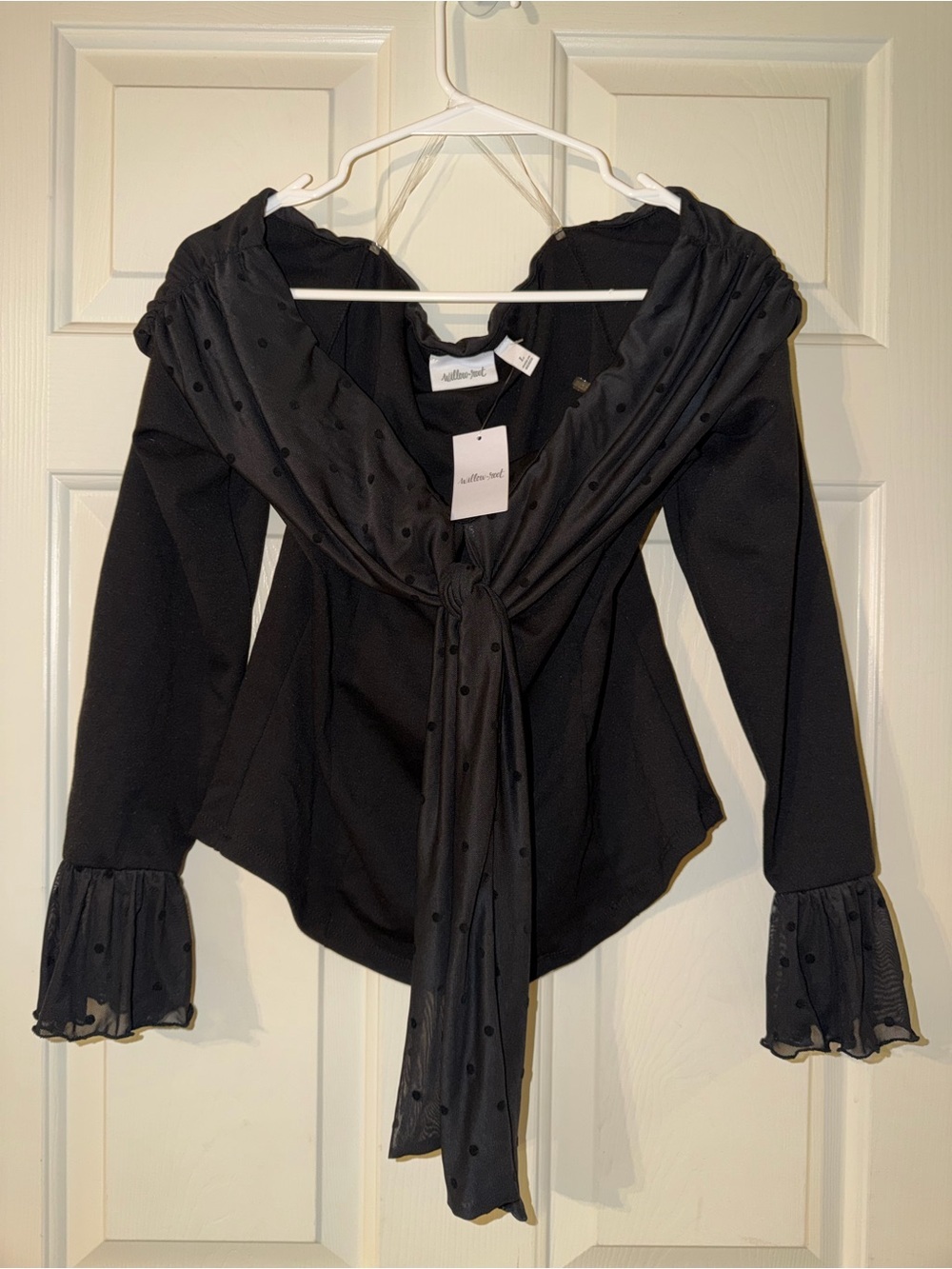 NWT Willow & Root Black Off the Shoulder Top - size L